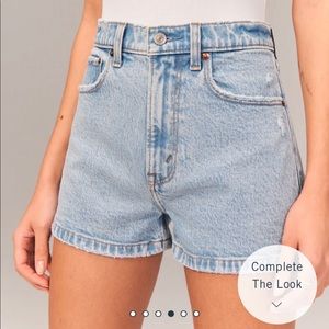 NWT Abercrombie High Rise Mom Shorts - 34